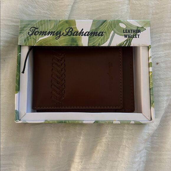 Tommy Bahama Magnetic Money Card holder Leather Wallet, Brown, NWT - Picture 2 of 9